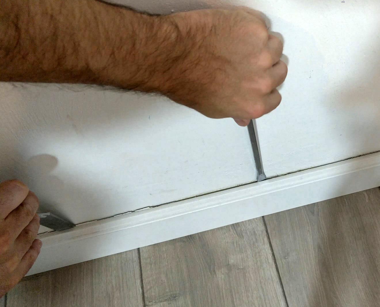 Fix Lifting & Bouncing Laminate Flooring (Expansion Problem) 20 Steps (with Pictures