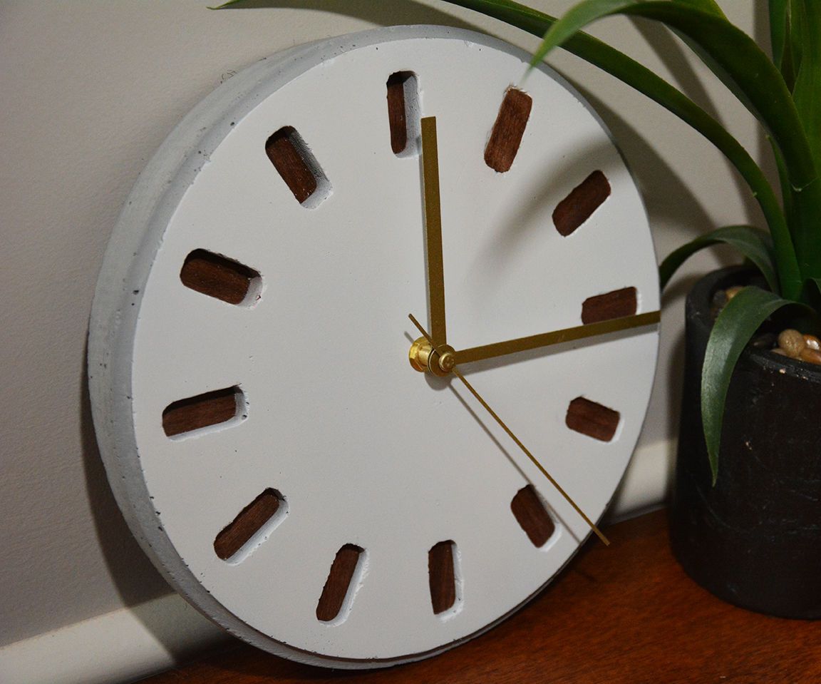 Concrete Clock (3D Printing + Concrete + Wood Veneer)