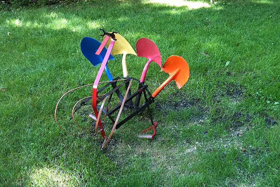 Krylon Paint + Old Shovels & Scrap Metal + Some Welding = Lawn Turkey
