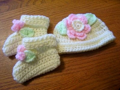 Newborn Flower Hat With Booties