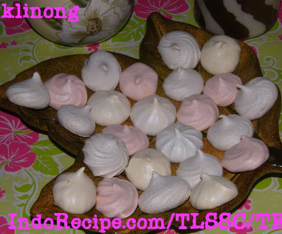 Schuimpjes (Meringue Bites)