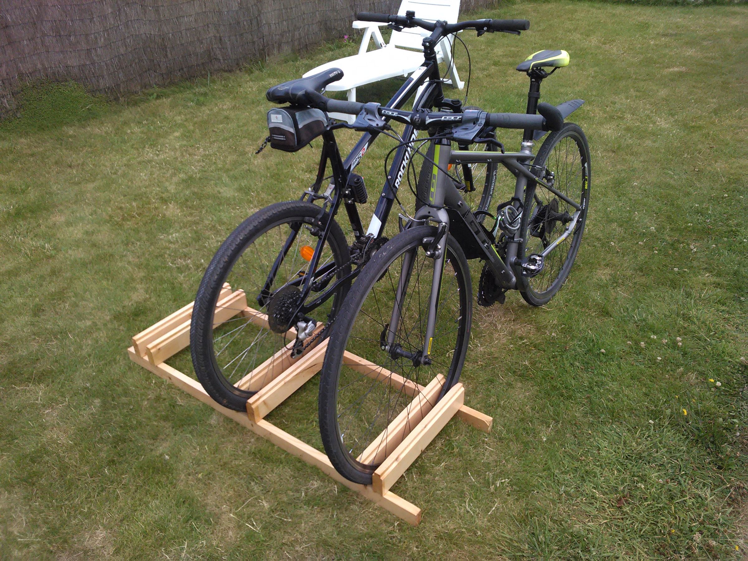 making an outdoor bike stationary