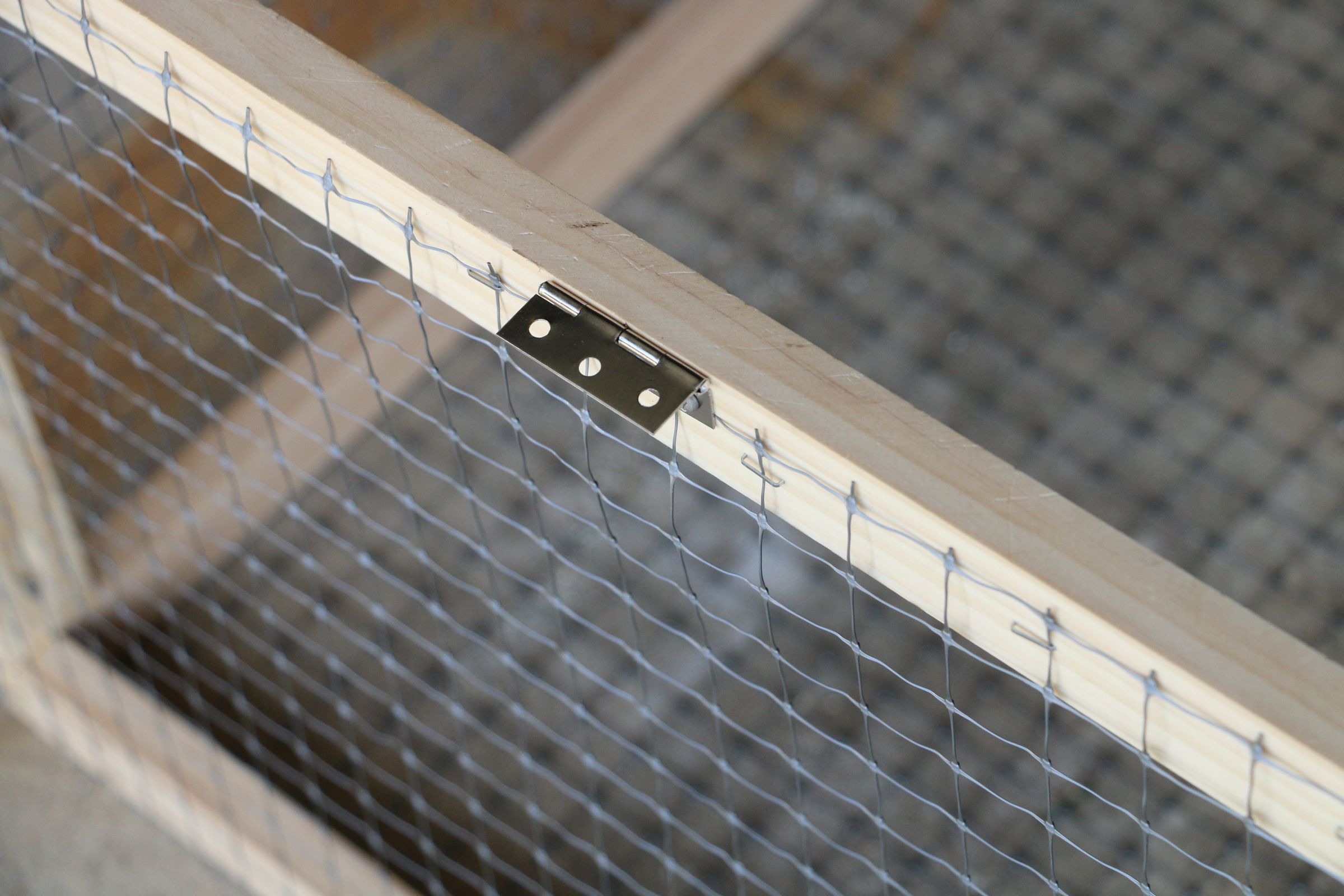 How to Make a Raised Garden Bed Cover With Hinges 5 Steps (with