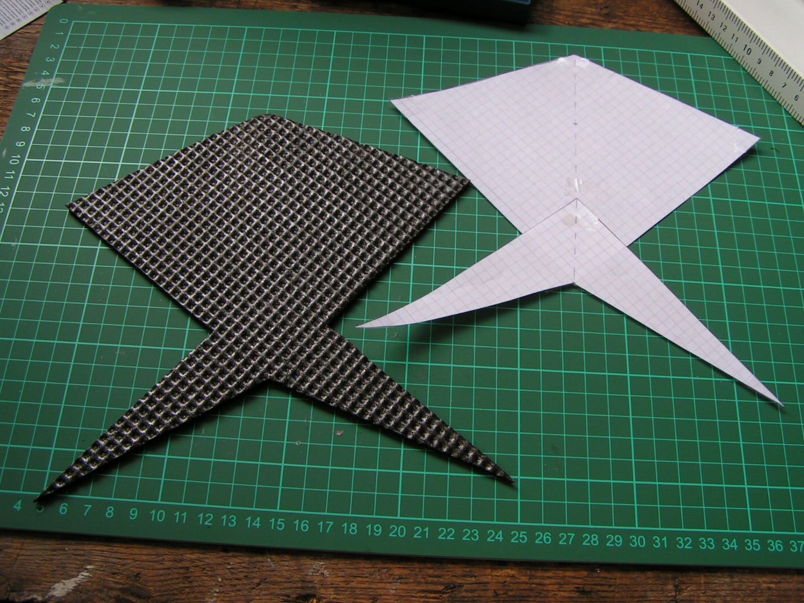 Launch It the ZeroWind Indoor Pizza Kite 4 Steps Instructables