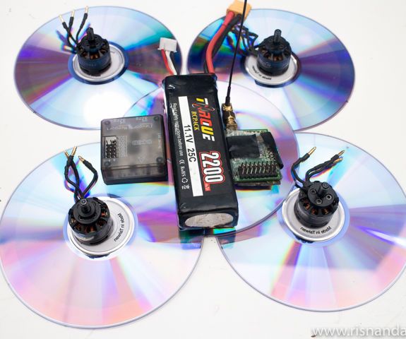 Flying DVD's Quadcopter DIY