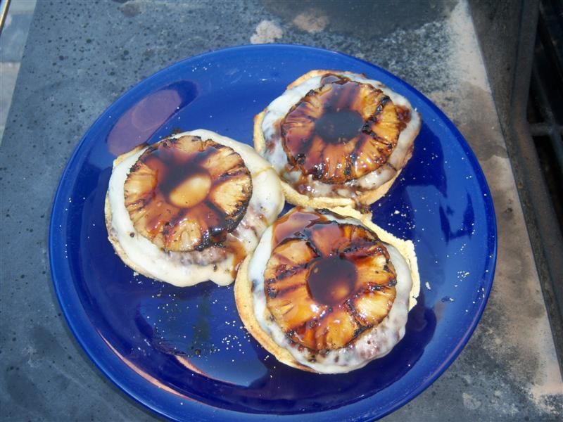 How to Make a Hawaiian Cheeseburger