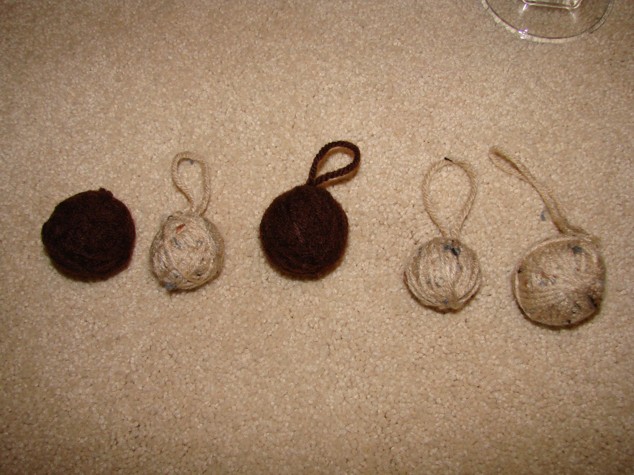 DIY Yarn Ornaments and Hurricane Vase Filler