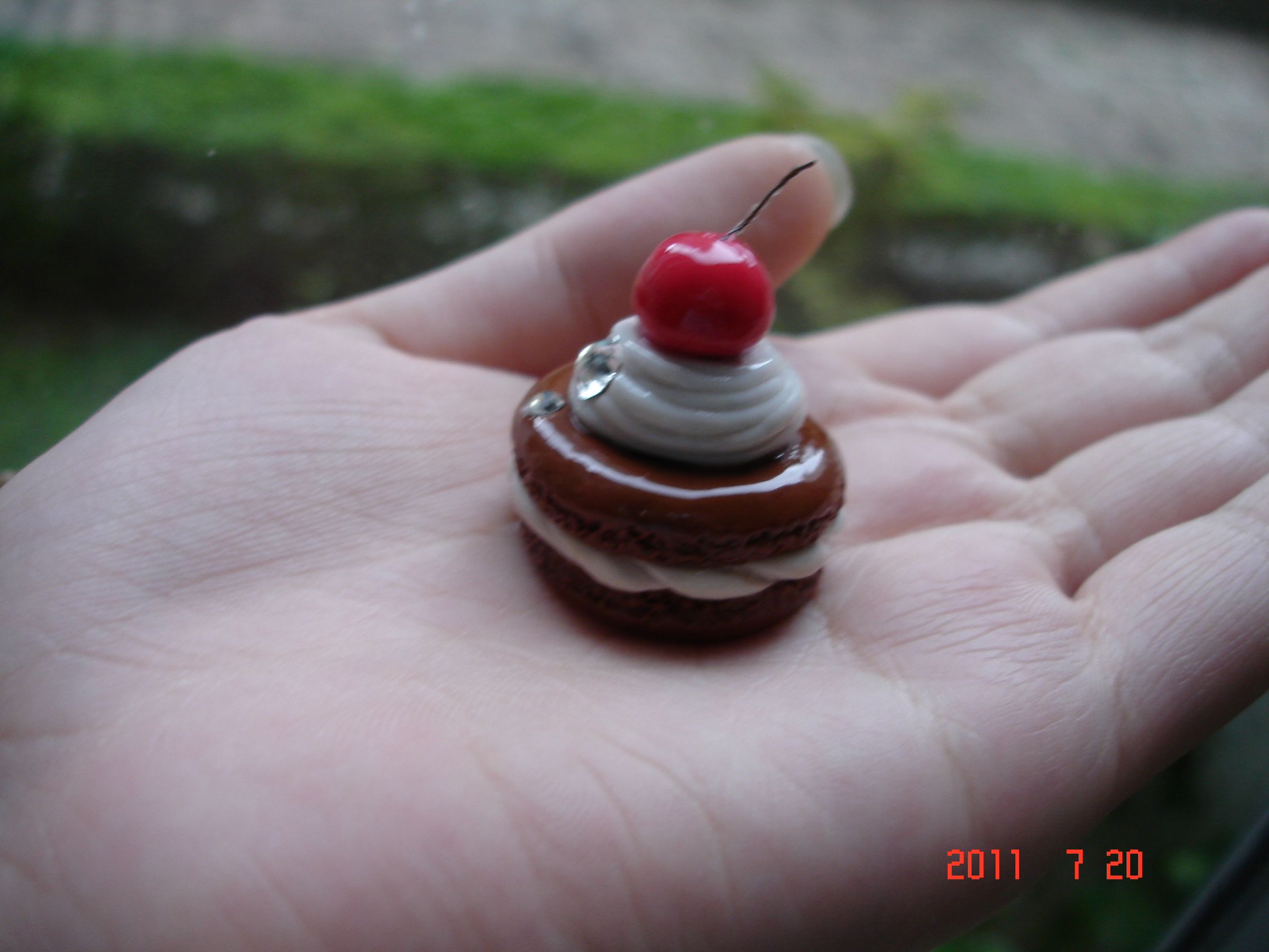Cherry Chocolate Macaron(Clay)