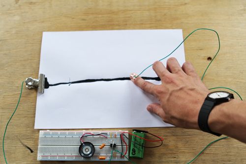 Building a Noise Maker With Bare Paint and a 555 Timer : 8 Steps