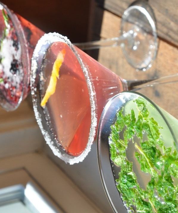 How to Make 3 Champagne Cocktails for New Year's Eve