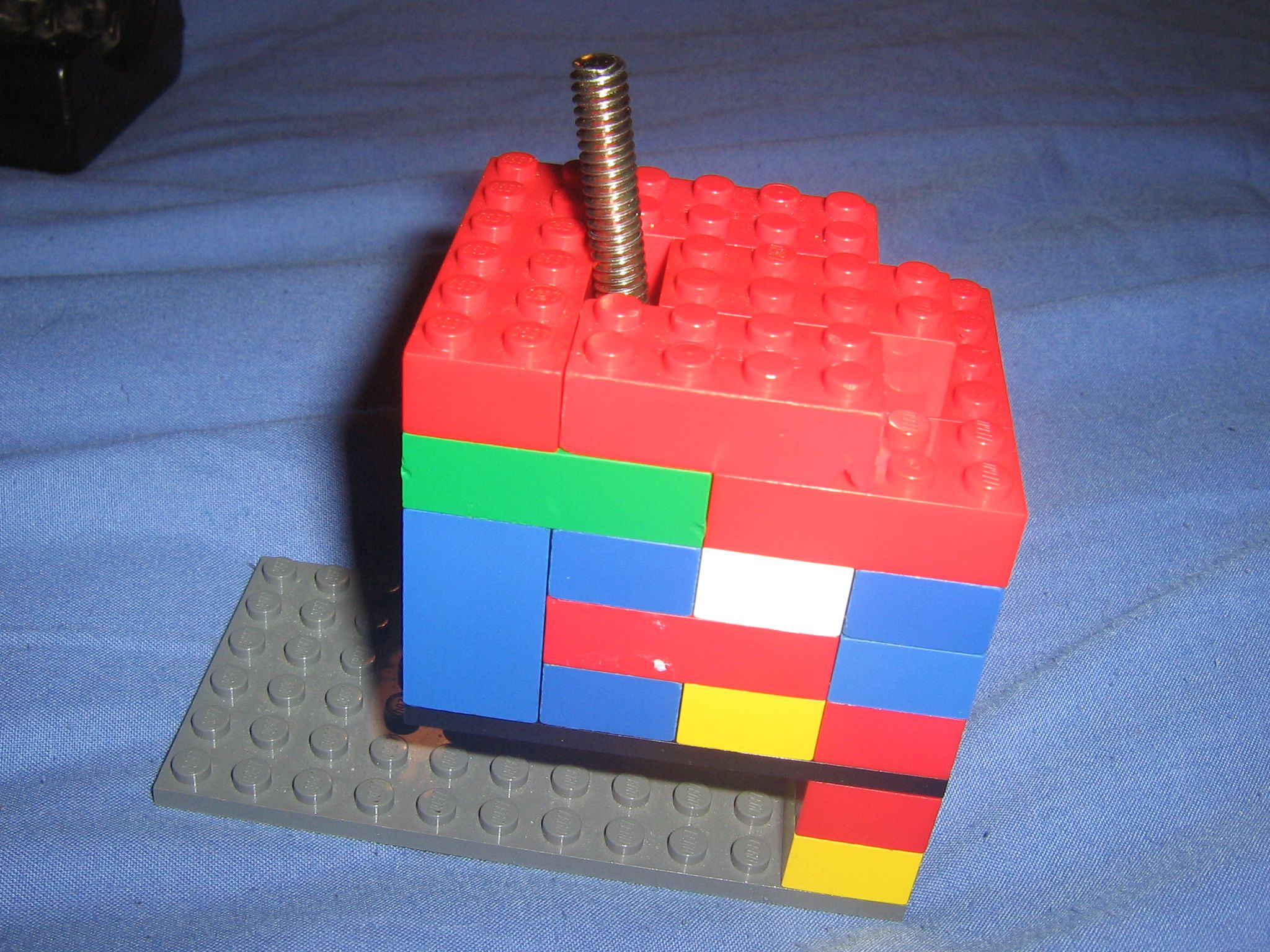 How to Make a LEGO Desk Tripod