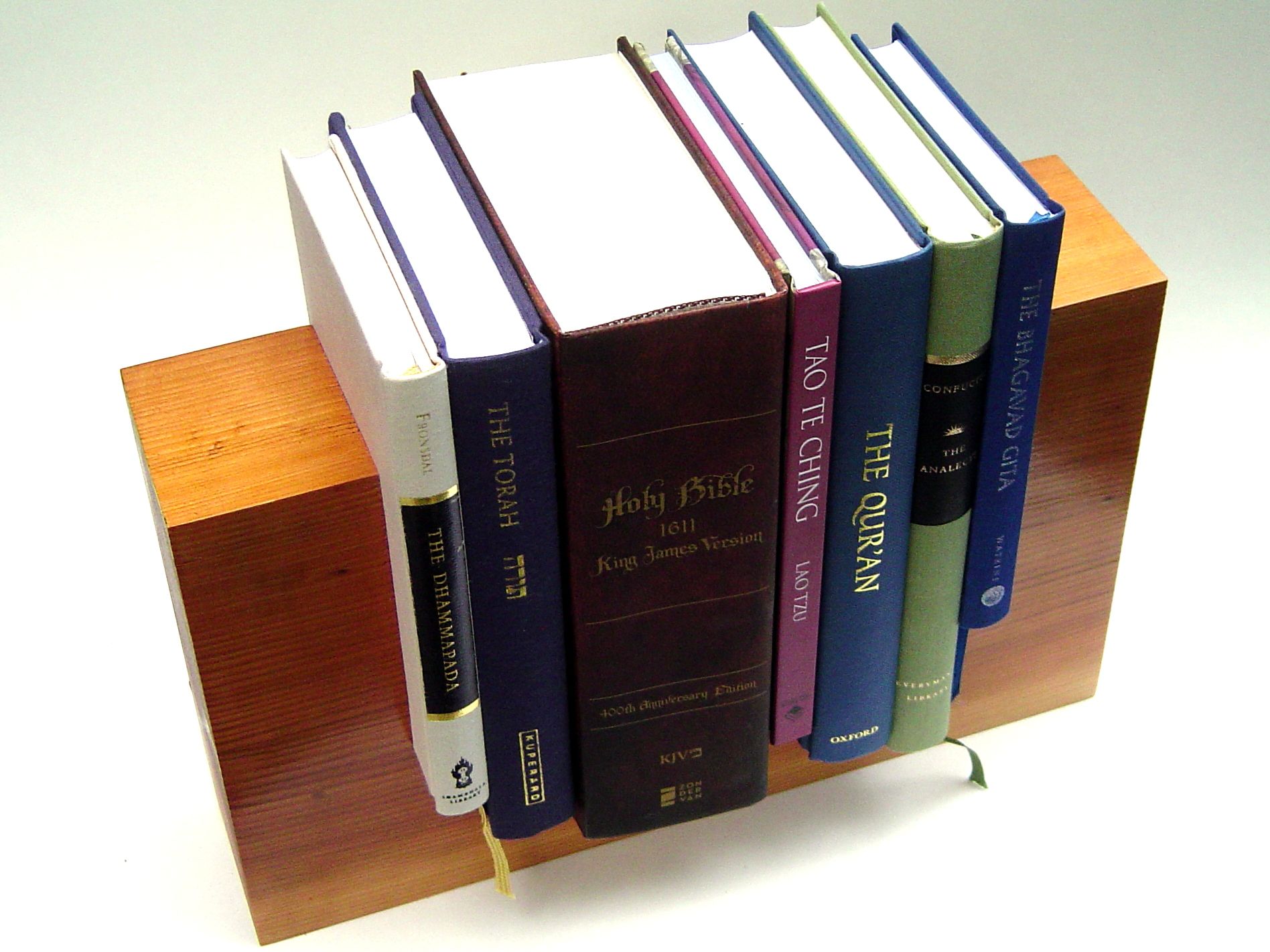 Spirit Level Bookstand