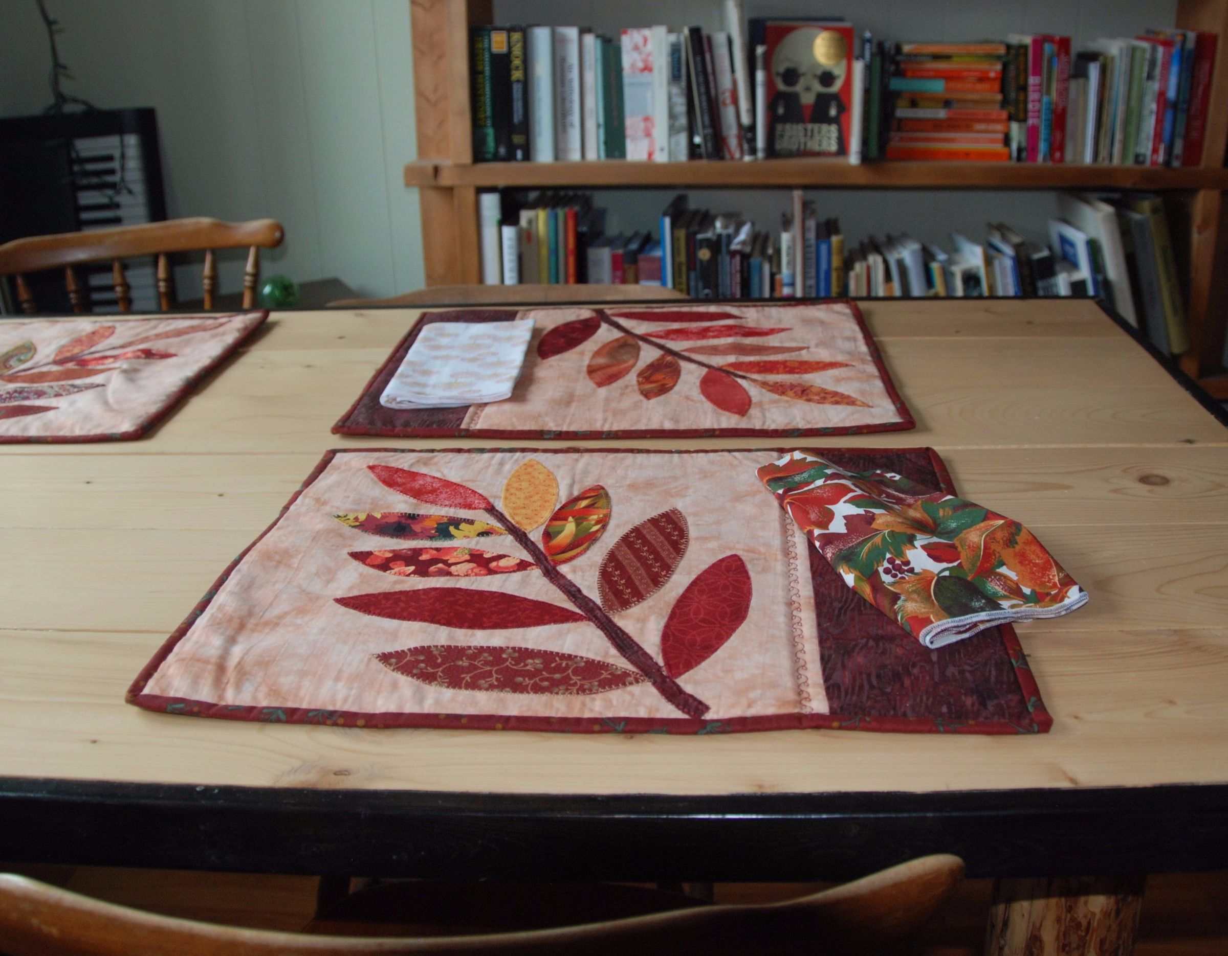 Autumn Leaves Placemat and Napkins 6 Steps (with Pictures