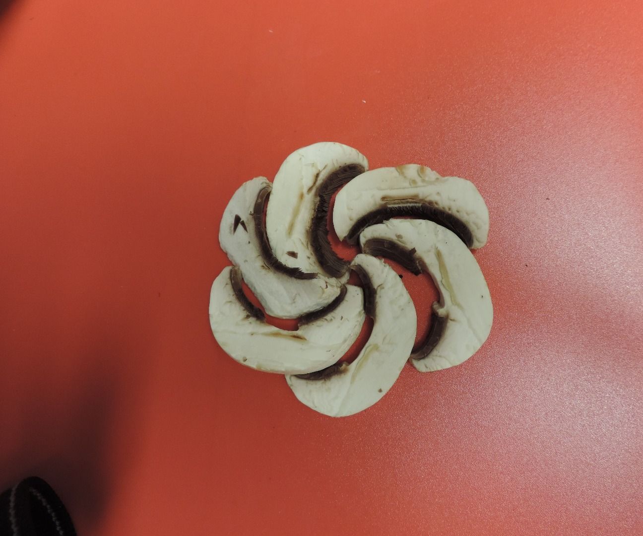 How to Slice a Mushroom Without a Knife
