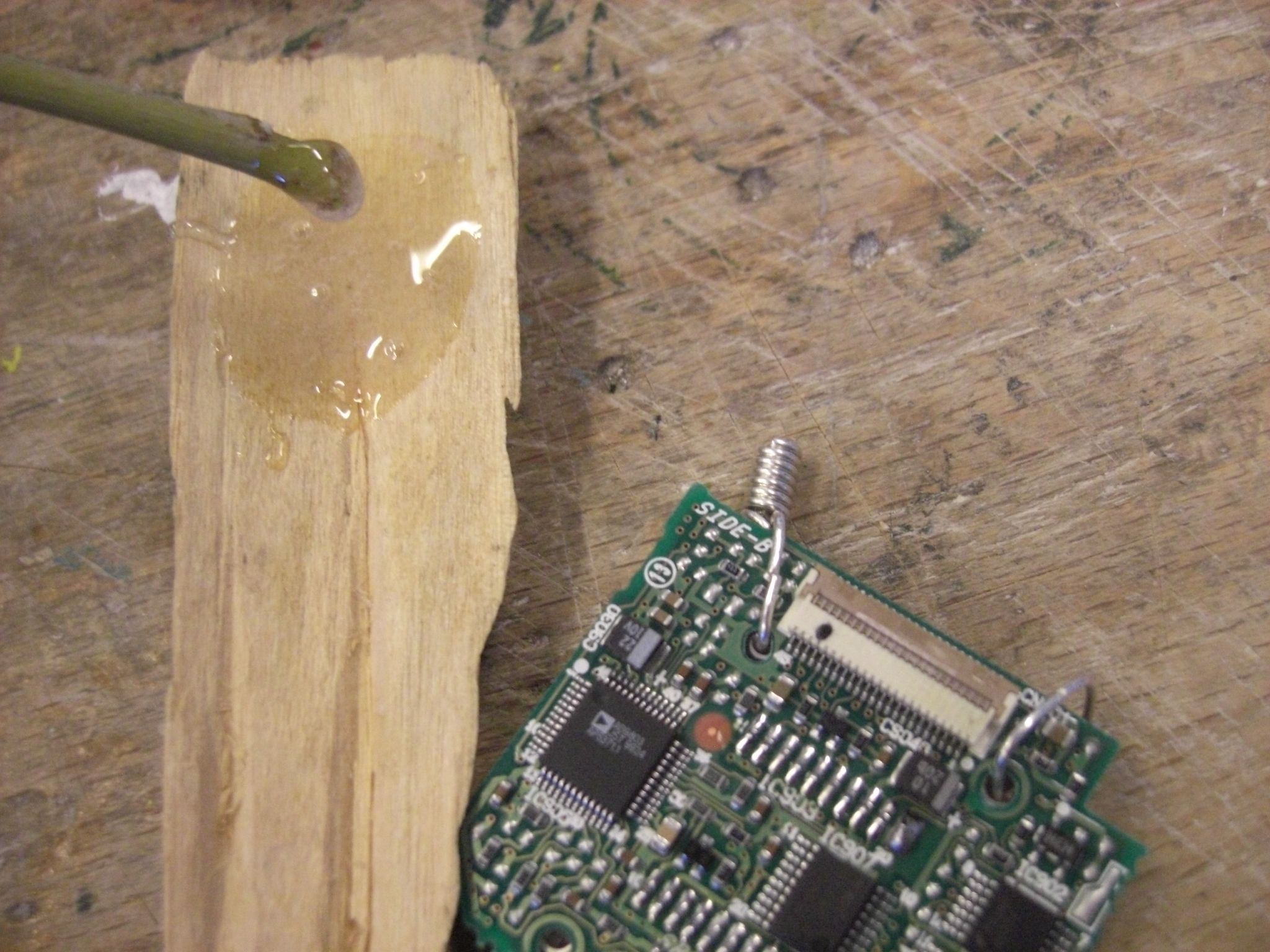 Reusing Old Camera Parts for Jewelry 10 Steps (with Pictures