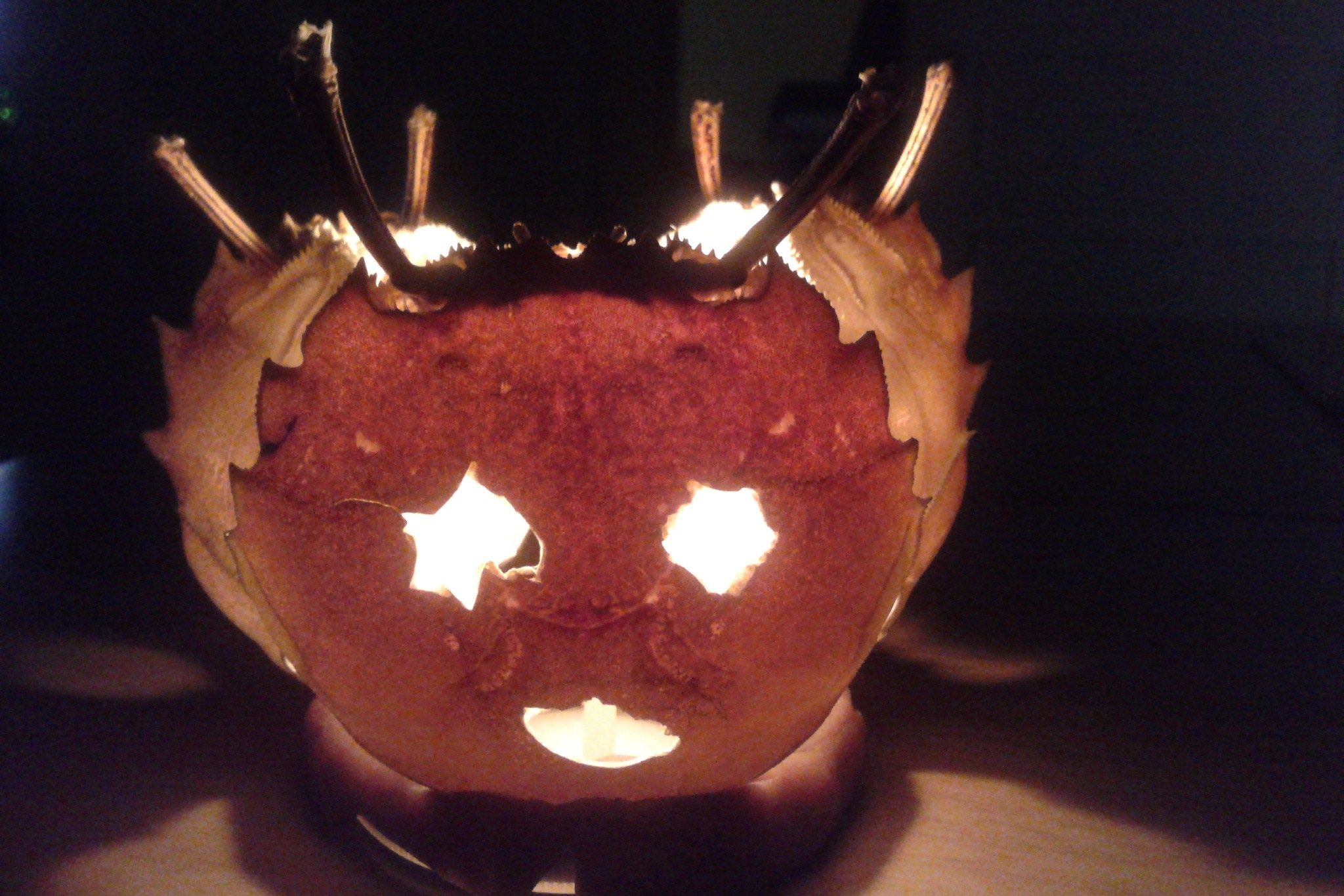 Chinese Steamed Crab Became 3-faced Jack-o'-lantern