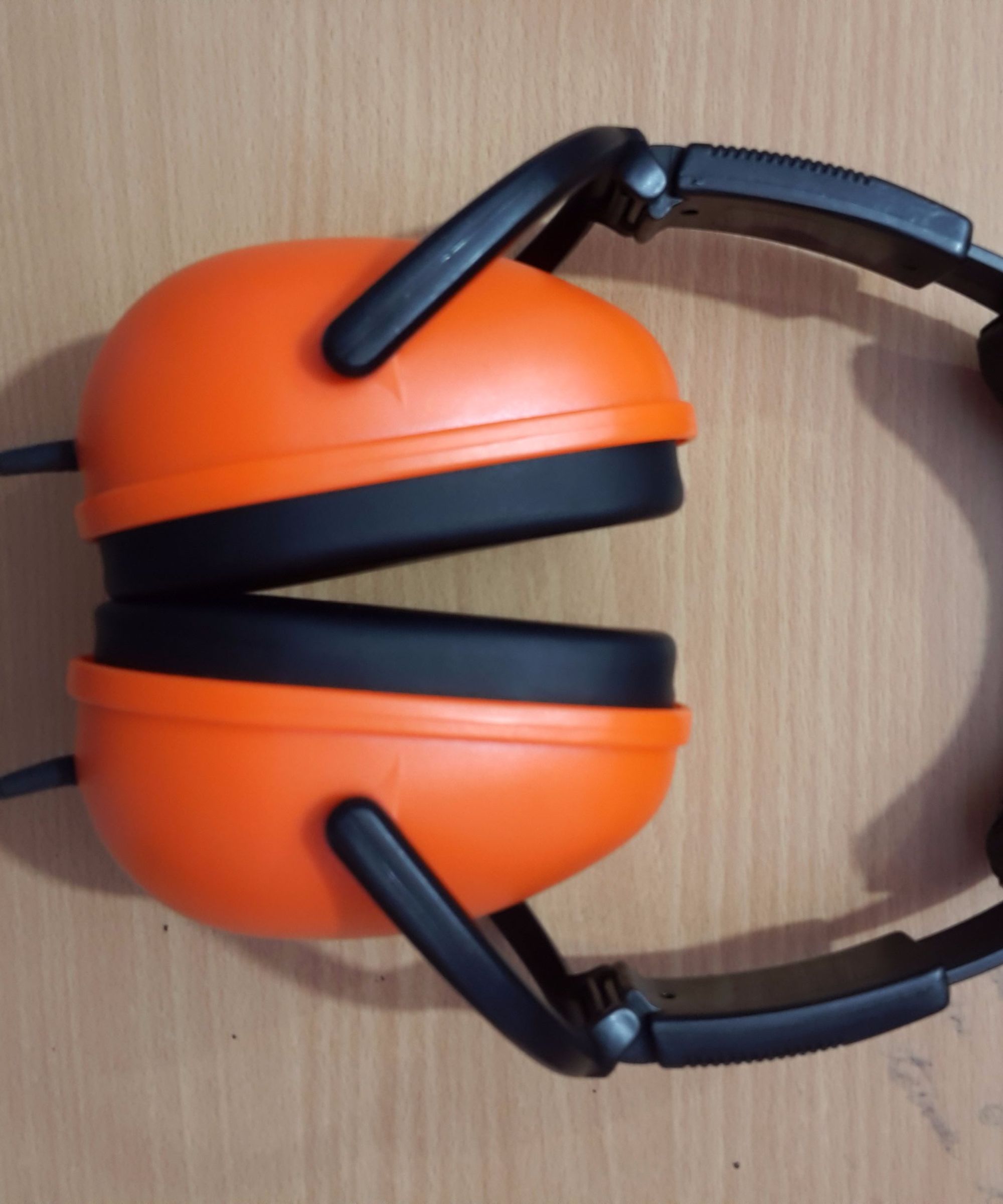 Sennheiser HD201 + Cheap Earmuffs = Perfectly Noise Proof Flat Natural Headphones & CHEAP Too!
