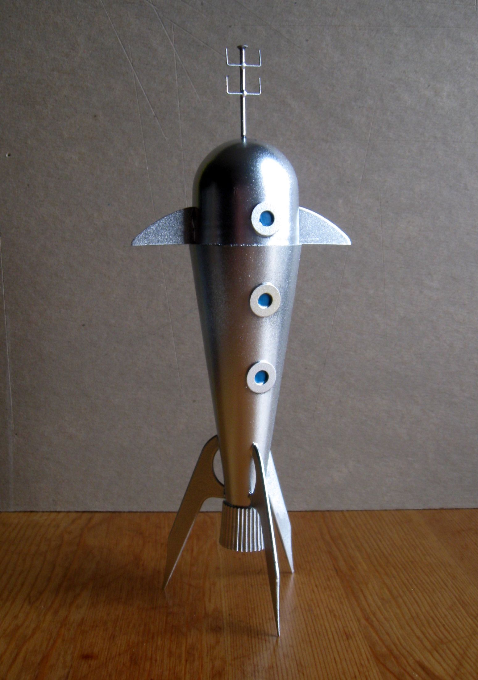 'Retro' Rockets : 3 Steps - Instructables