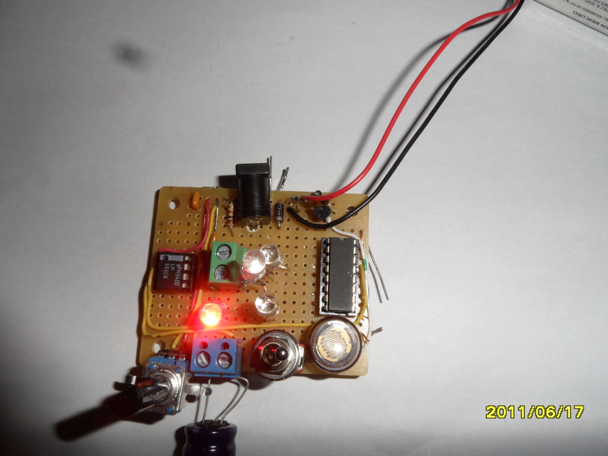 LED Nightlight and Laser Light Show Using 4017 and 555.