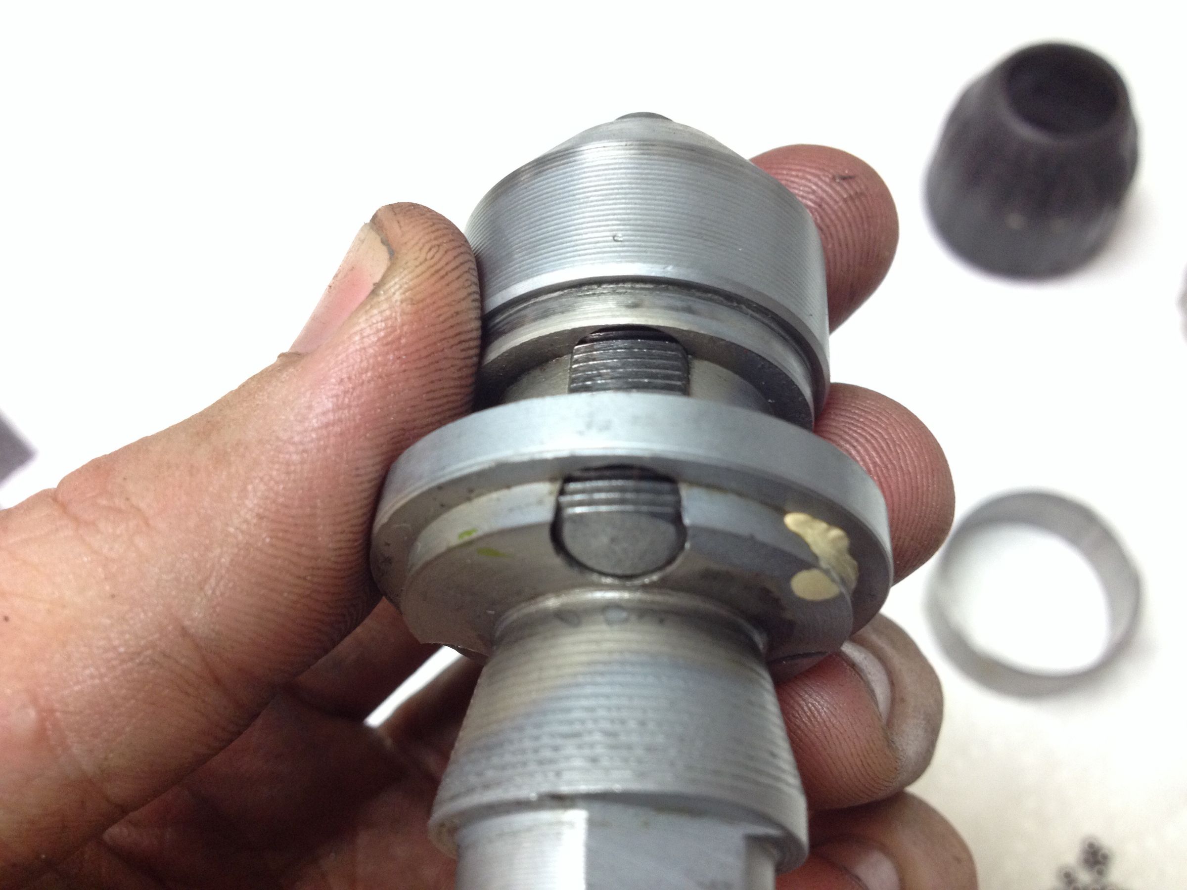 How to Disassemble a Keyless Drill Chuck : 9 Steps (with Pictures ...