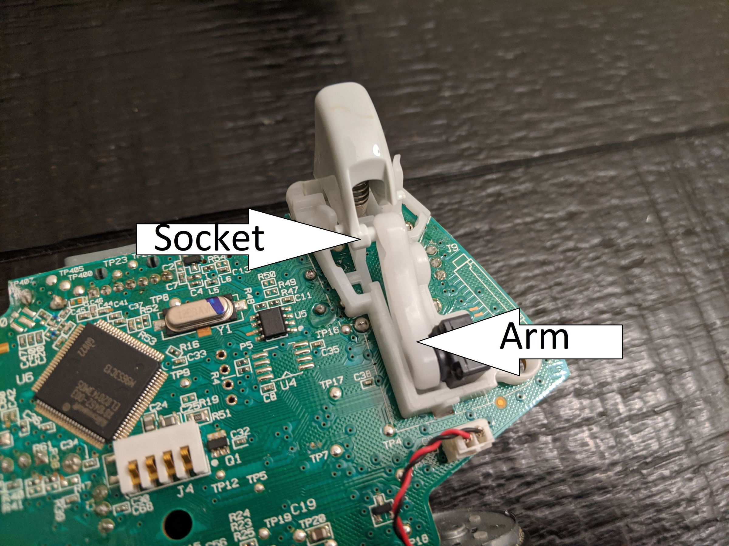 Replacing the Shell of a Wireless Xbox 360 Controller : 15 Steps (with ...