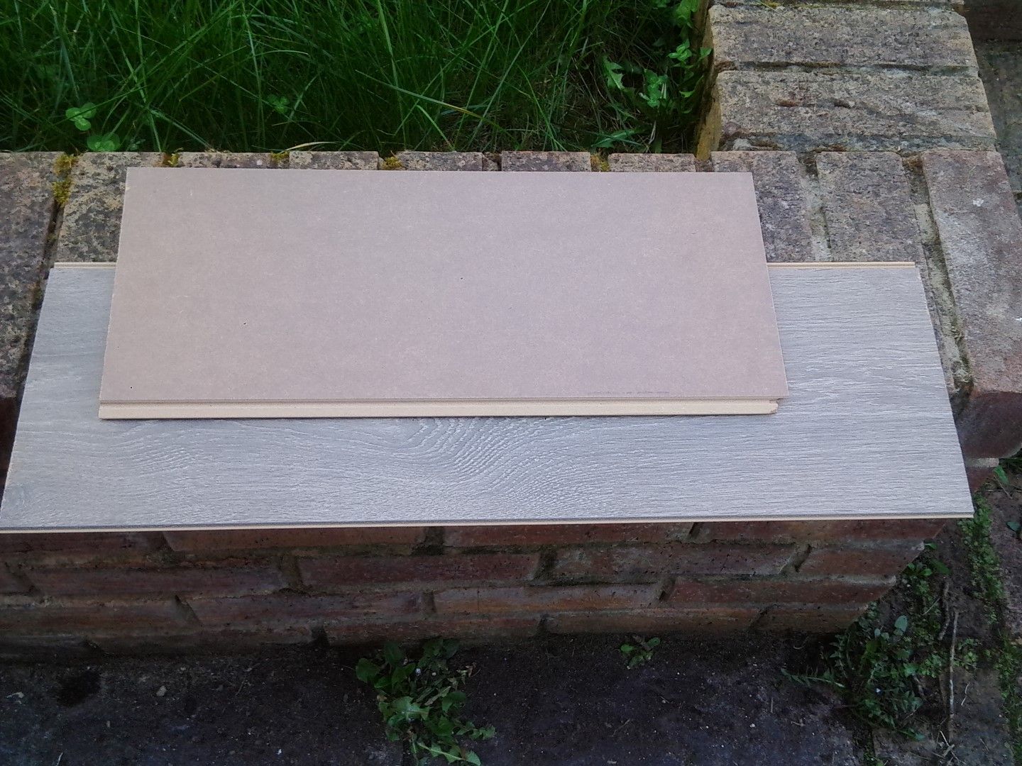 Super Simple DIY Lapdesk From (Scrap) Laminate Floor Boards 4 Steps (with Pictures