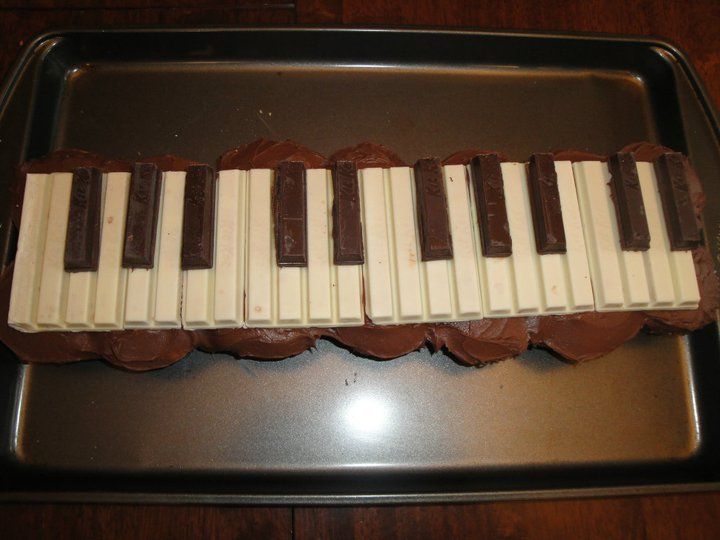 Piano Cupcakes