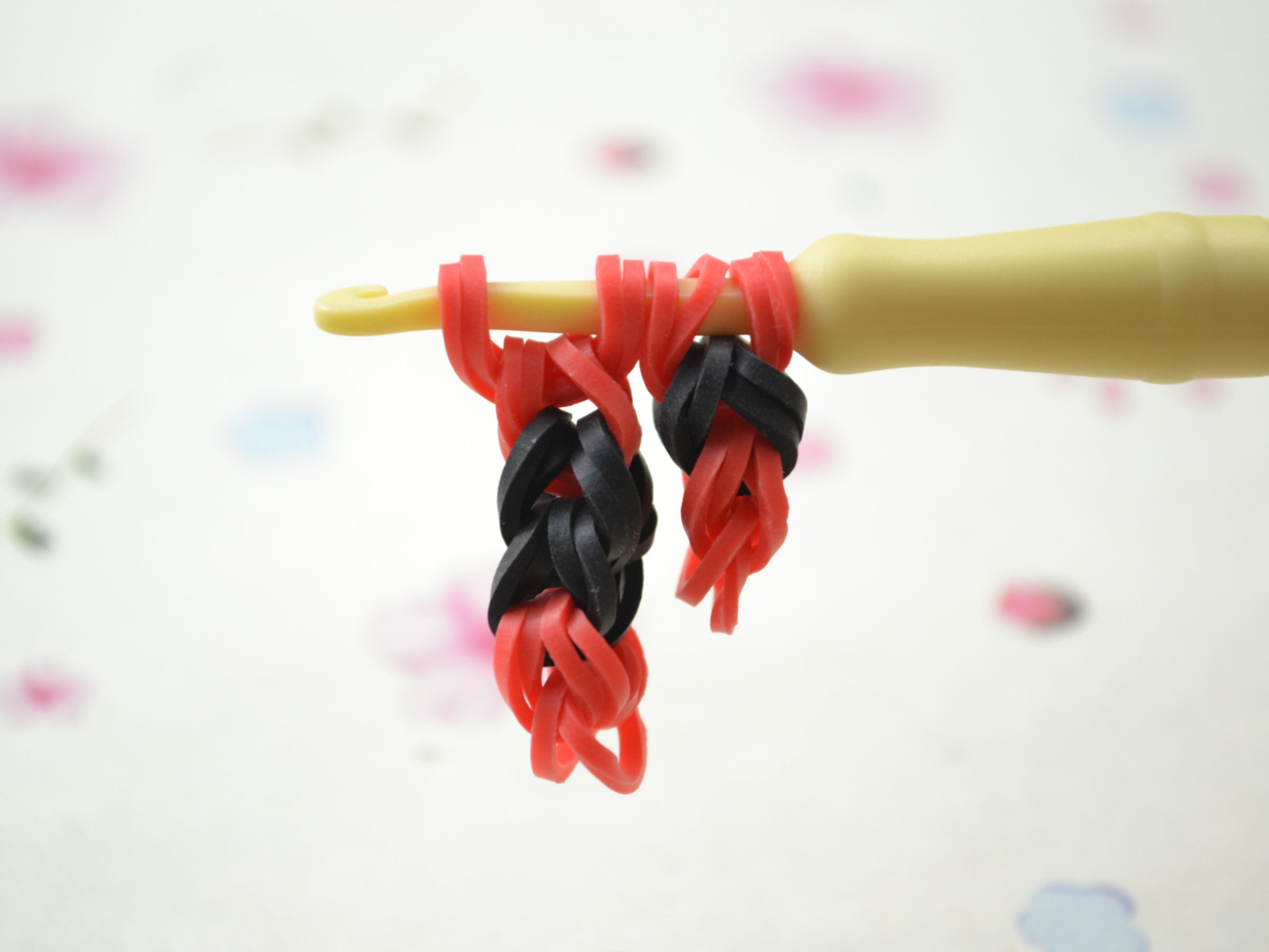 2 Steps Tutorial to Make Simple Rubber Band Cross Earrings Without a