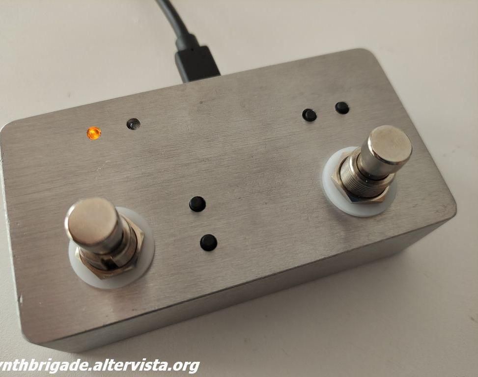 DIY Programmable Hotkey Stompbox