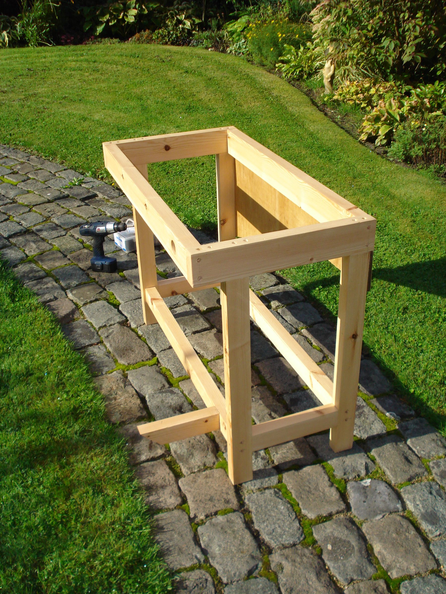 Simple Computer Table With Storage : 4 Steps - Instructables