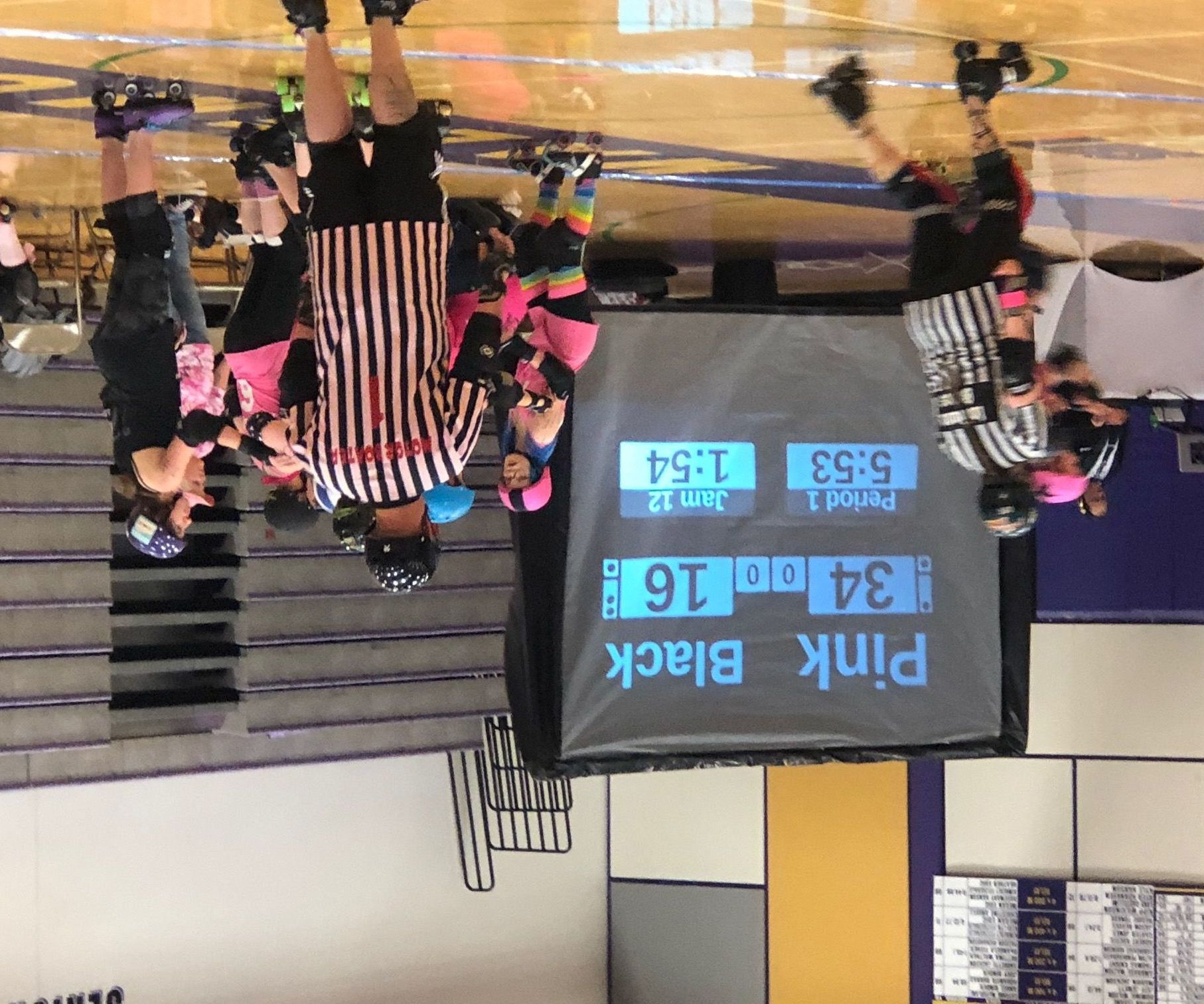 Free-Standing Cantilevered Rear Projection Screen 