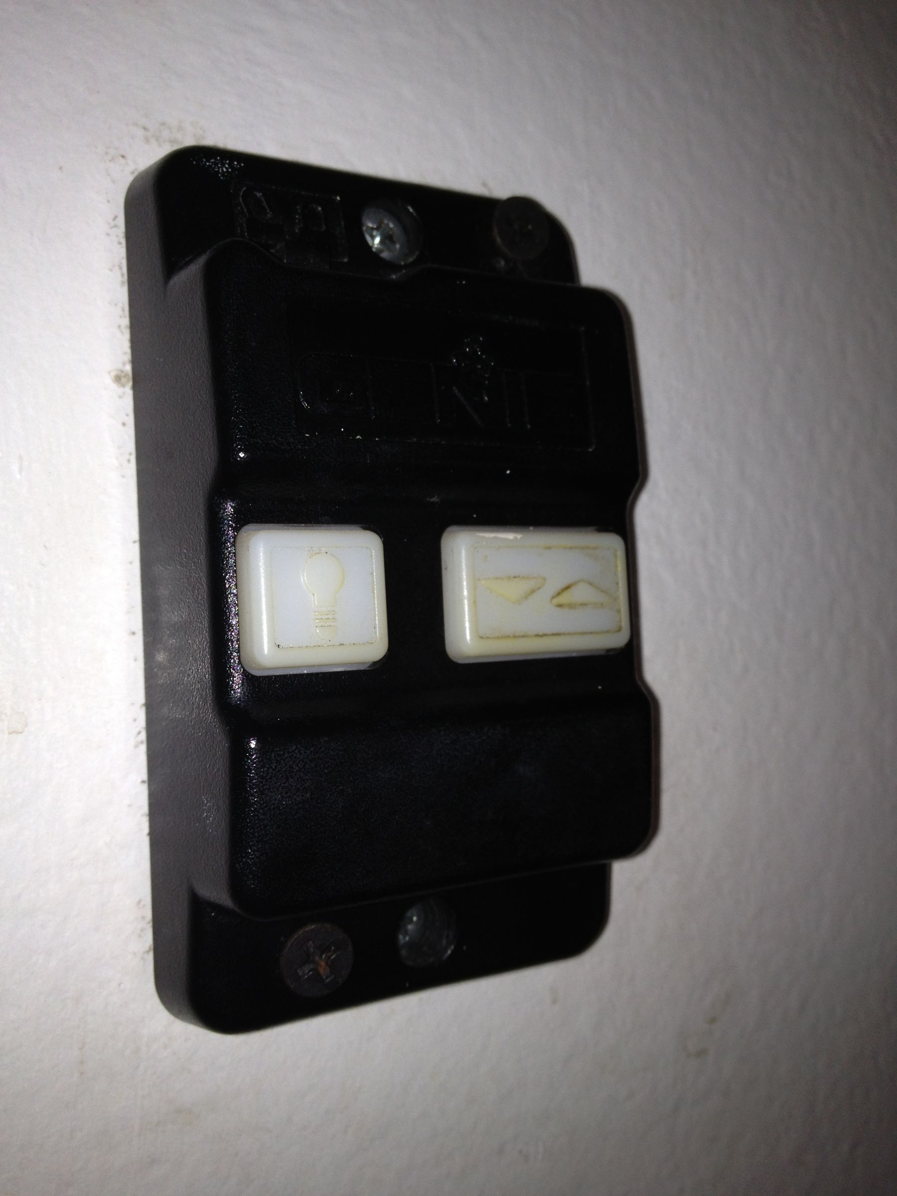 IPhone Garage Door Opener (Updated!) 7 Steps (with Pictures