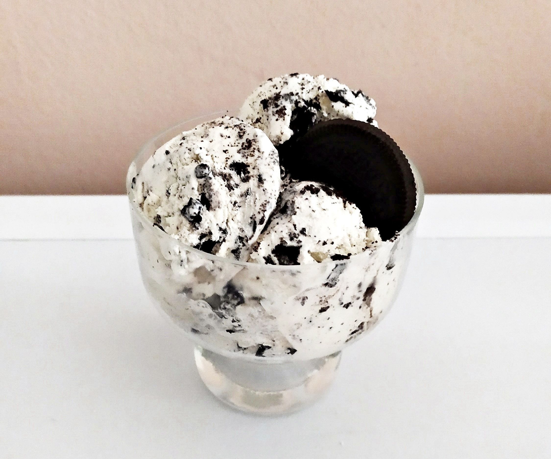 Easy No-Churn Homemade Oreo Ice Cream