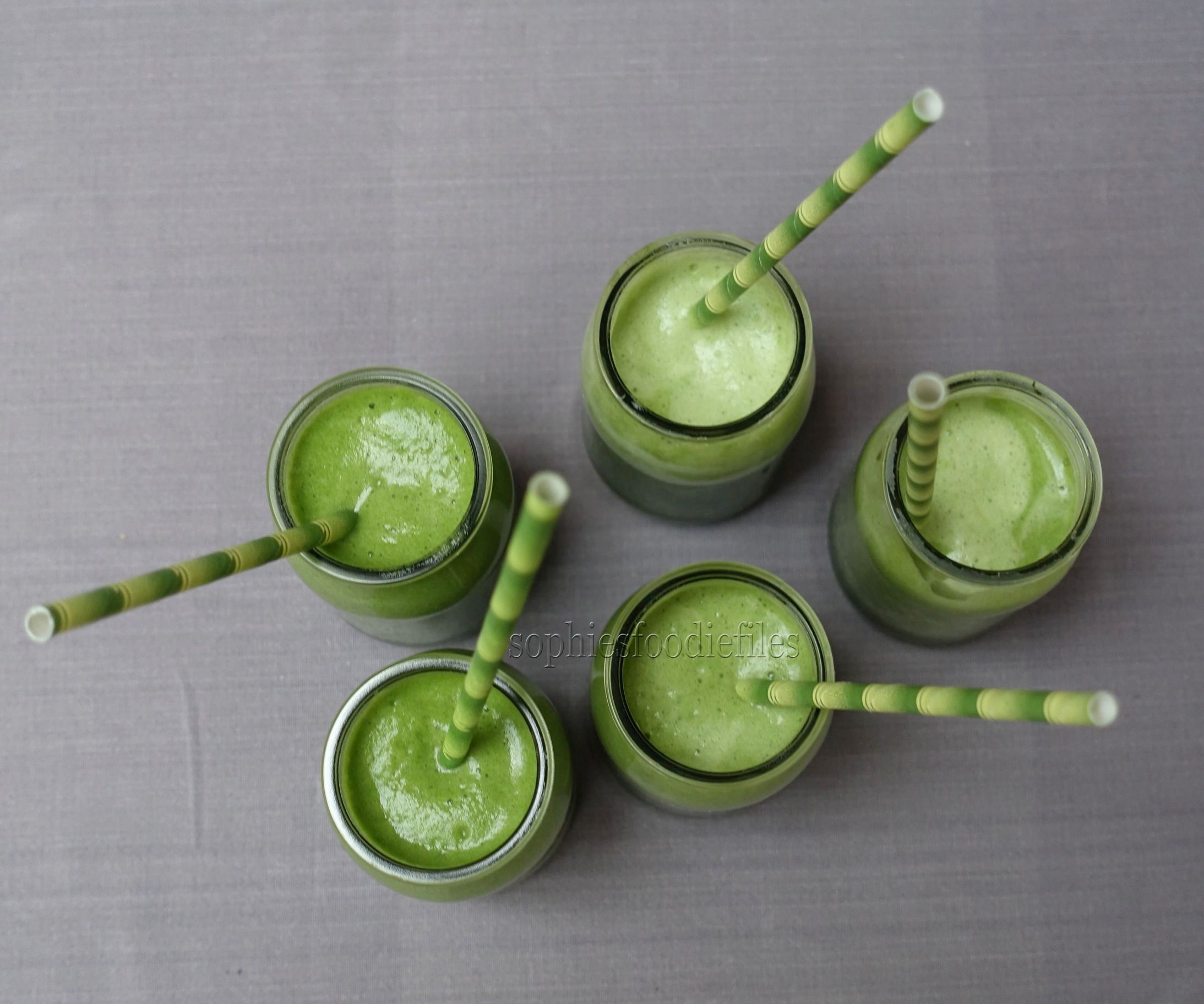 4-ingredient Green Smoothies