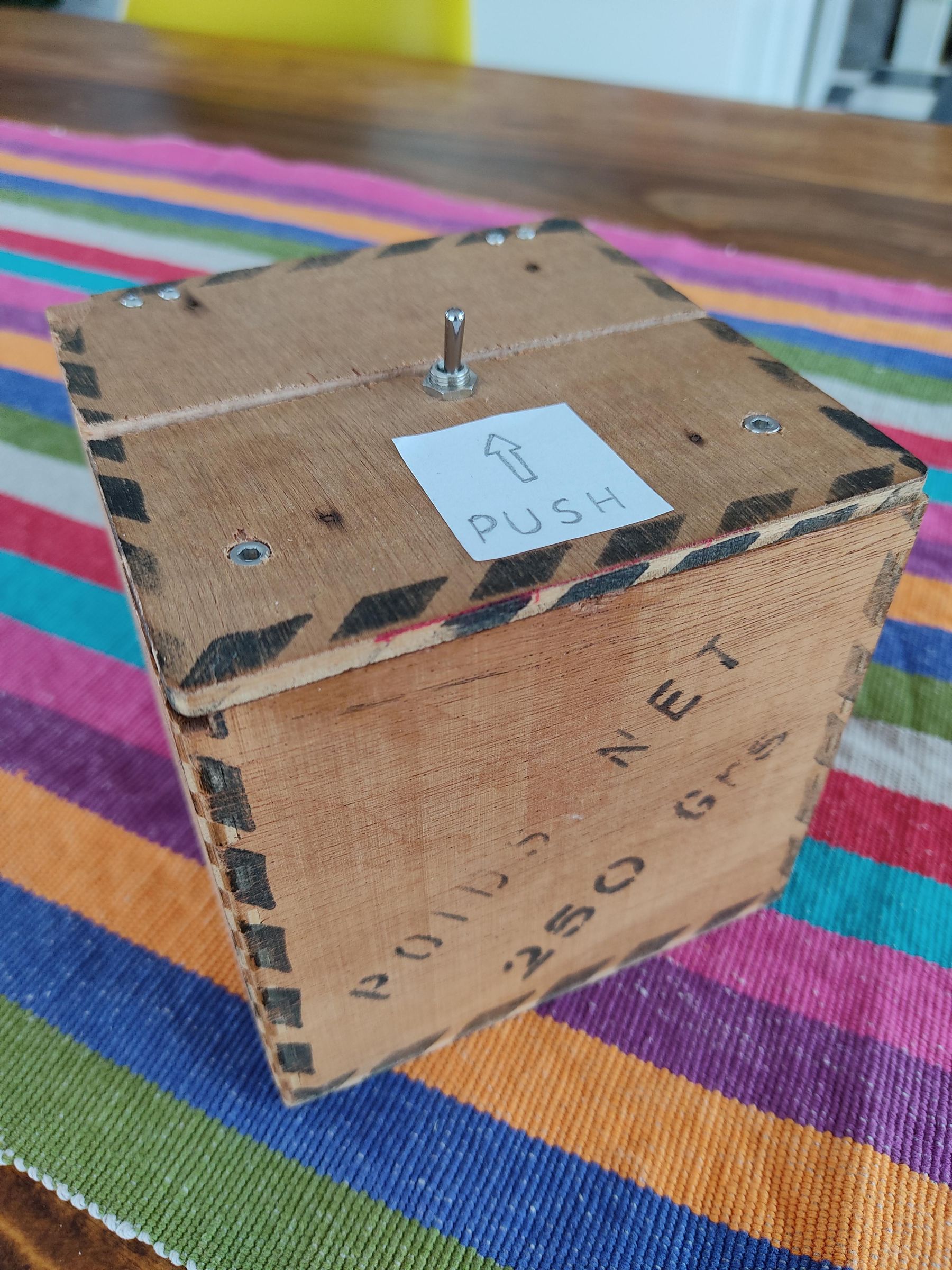 Useless Box With Power Latch - Instructables