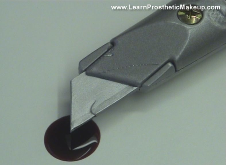 How To Create A Realistic 'Bleeding-Knife' Effect