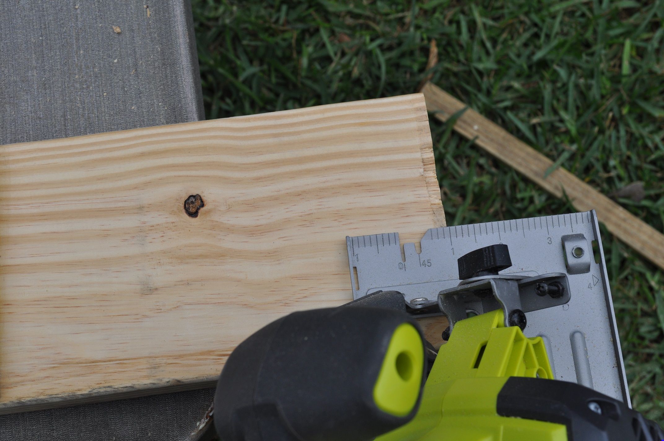 COMPACT CAR RAMPS FROM SCROUNGED WOOD 8 Steps (with Pictures