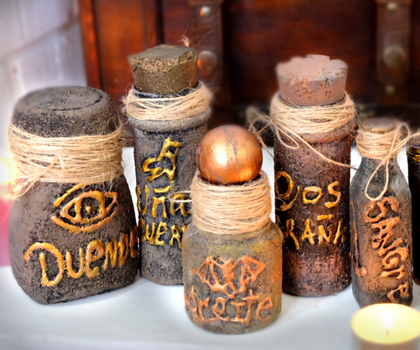  Halloween, Decorate Your Old Jars to Look Like a Witch