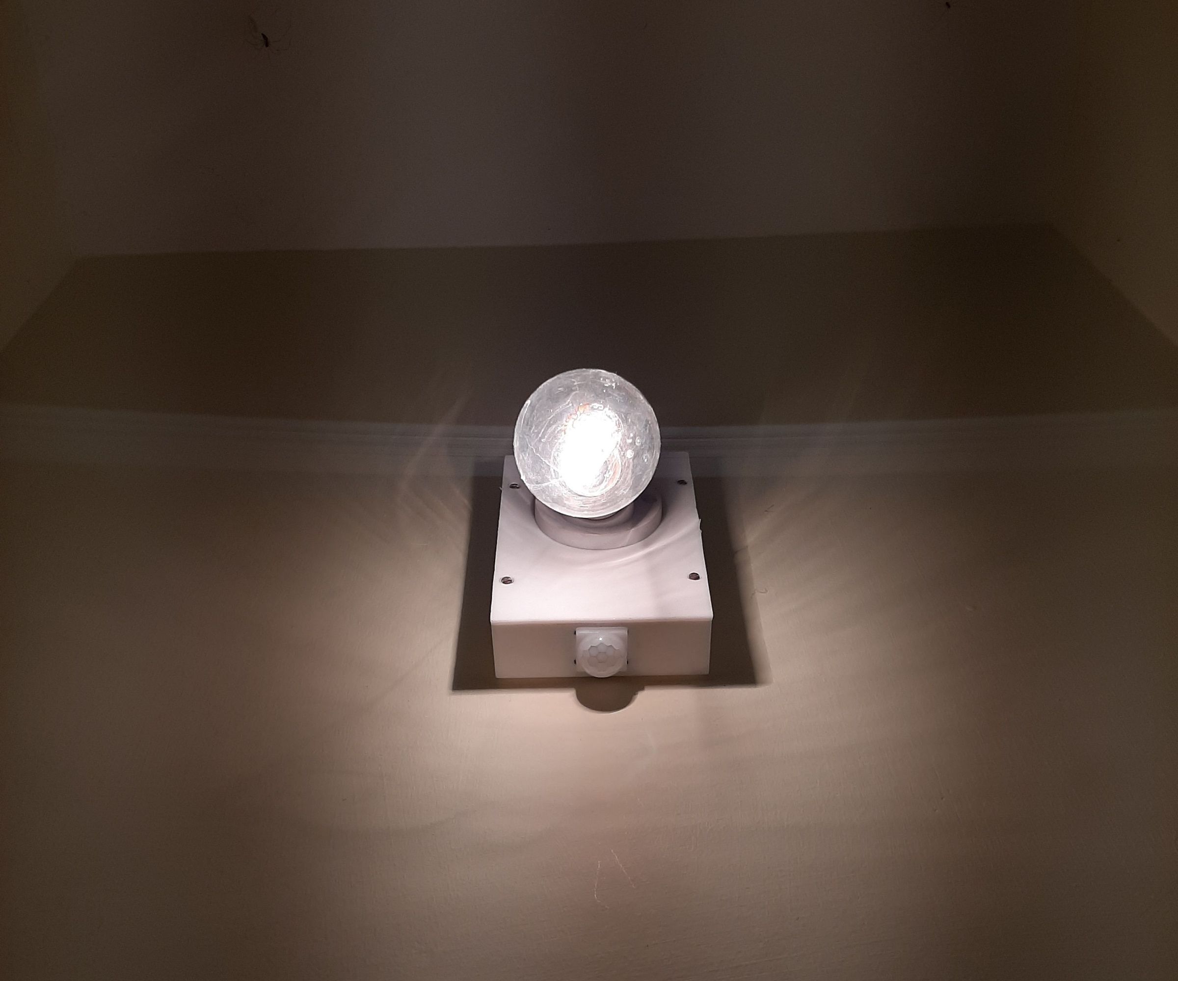 Automatic Bulb Using PIR Sensor