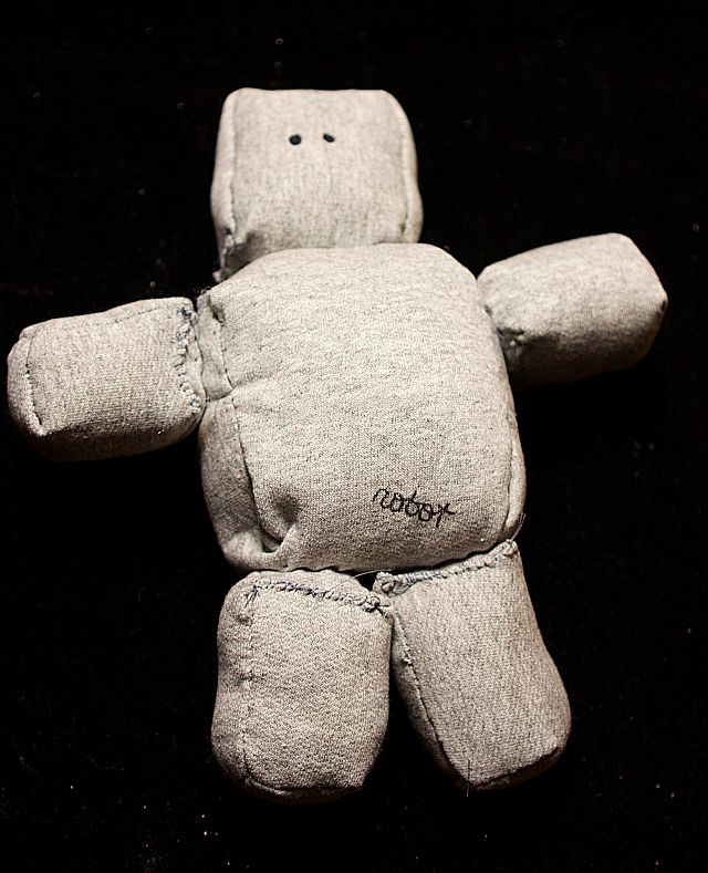 Robo Sweatshirt (a Robot Pillow)
