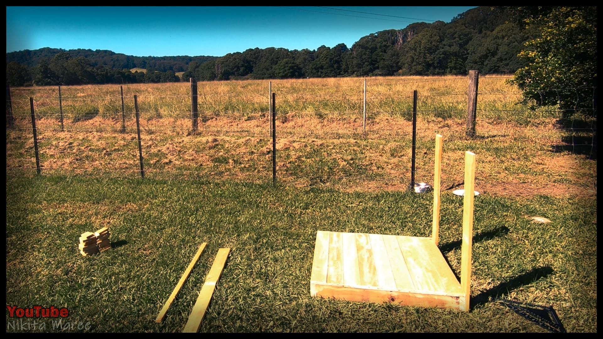 how do you build a dog kennel