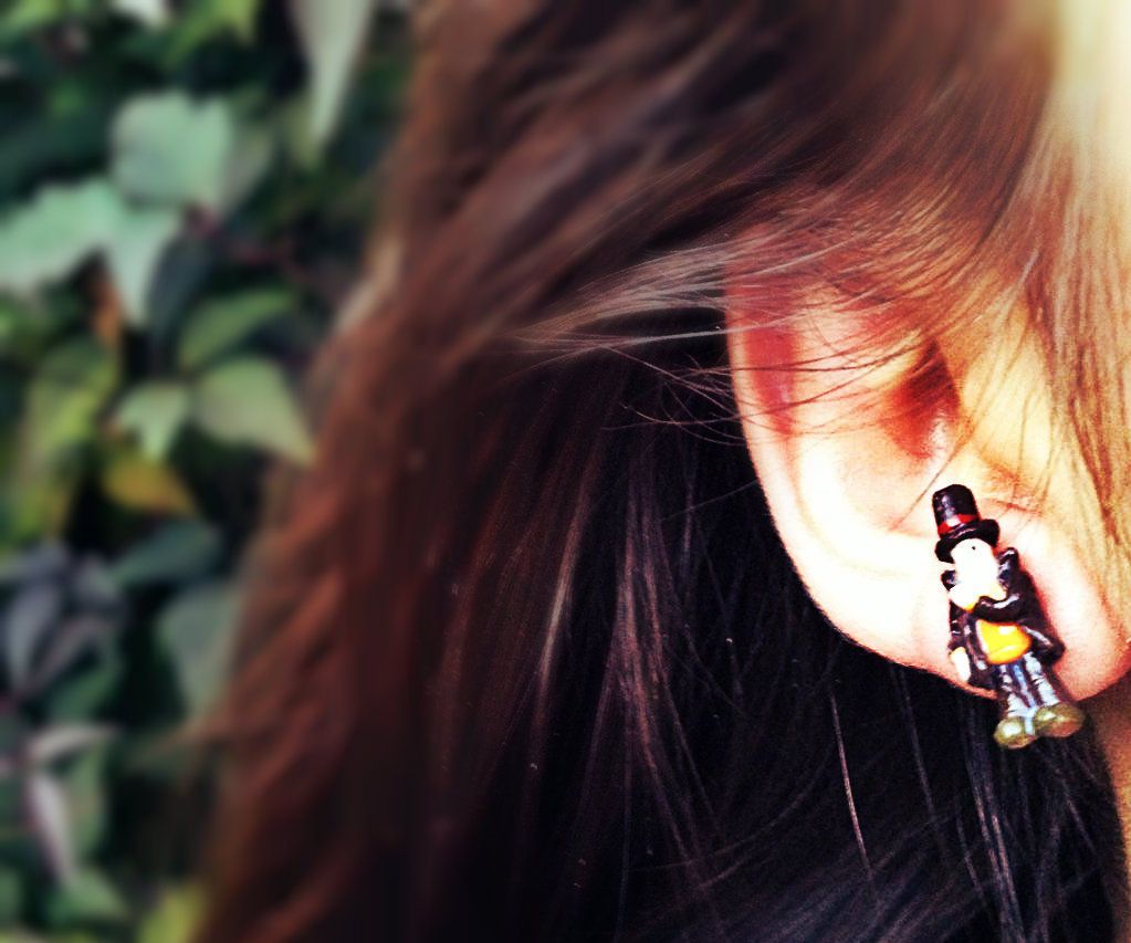 Professor Layton Earrings