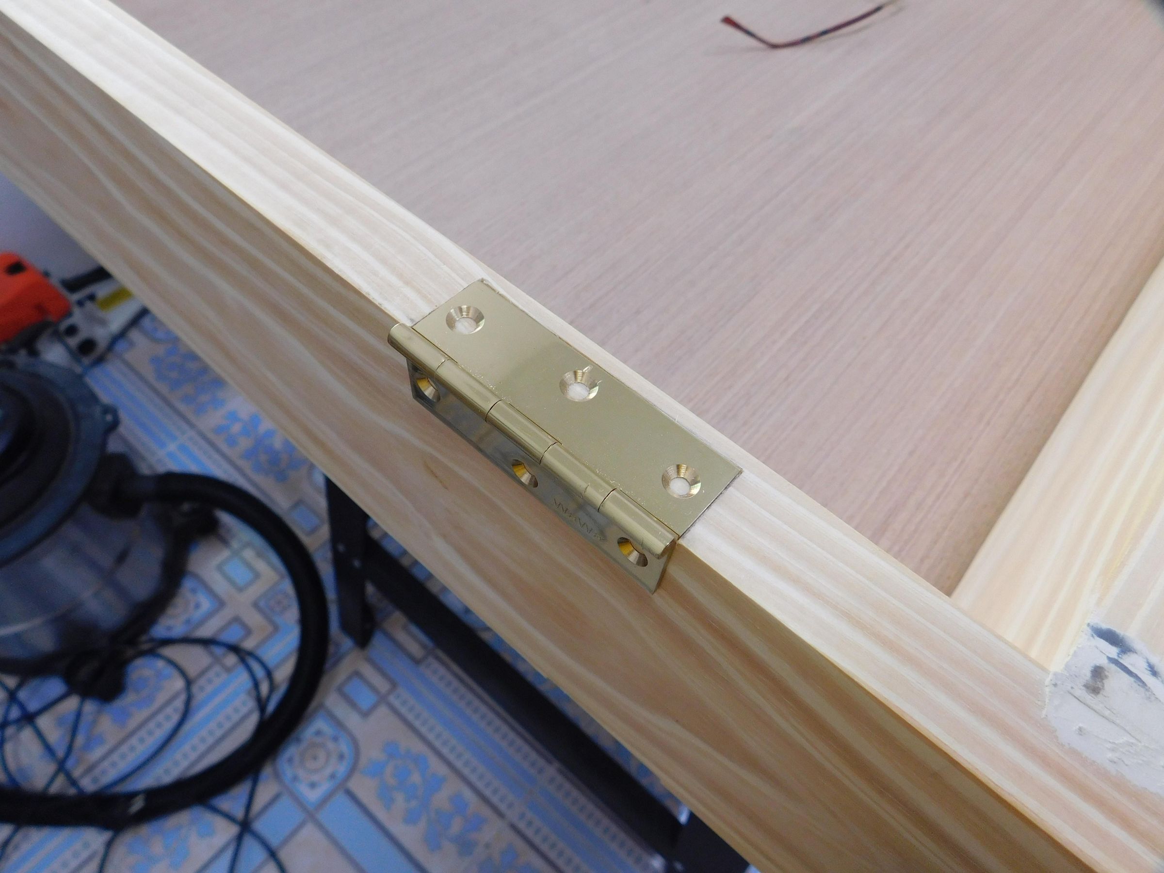 Door Hinges on Frame