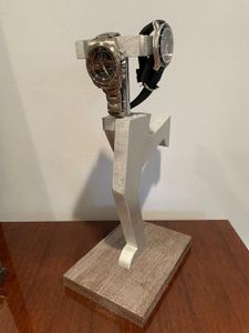 “RUNNING TIME” WATCH STAND