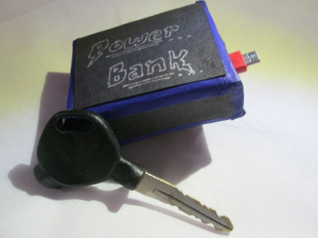 KEY SIZE POWER BANK MADE BY OLD MOBILE BATTERY