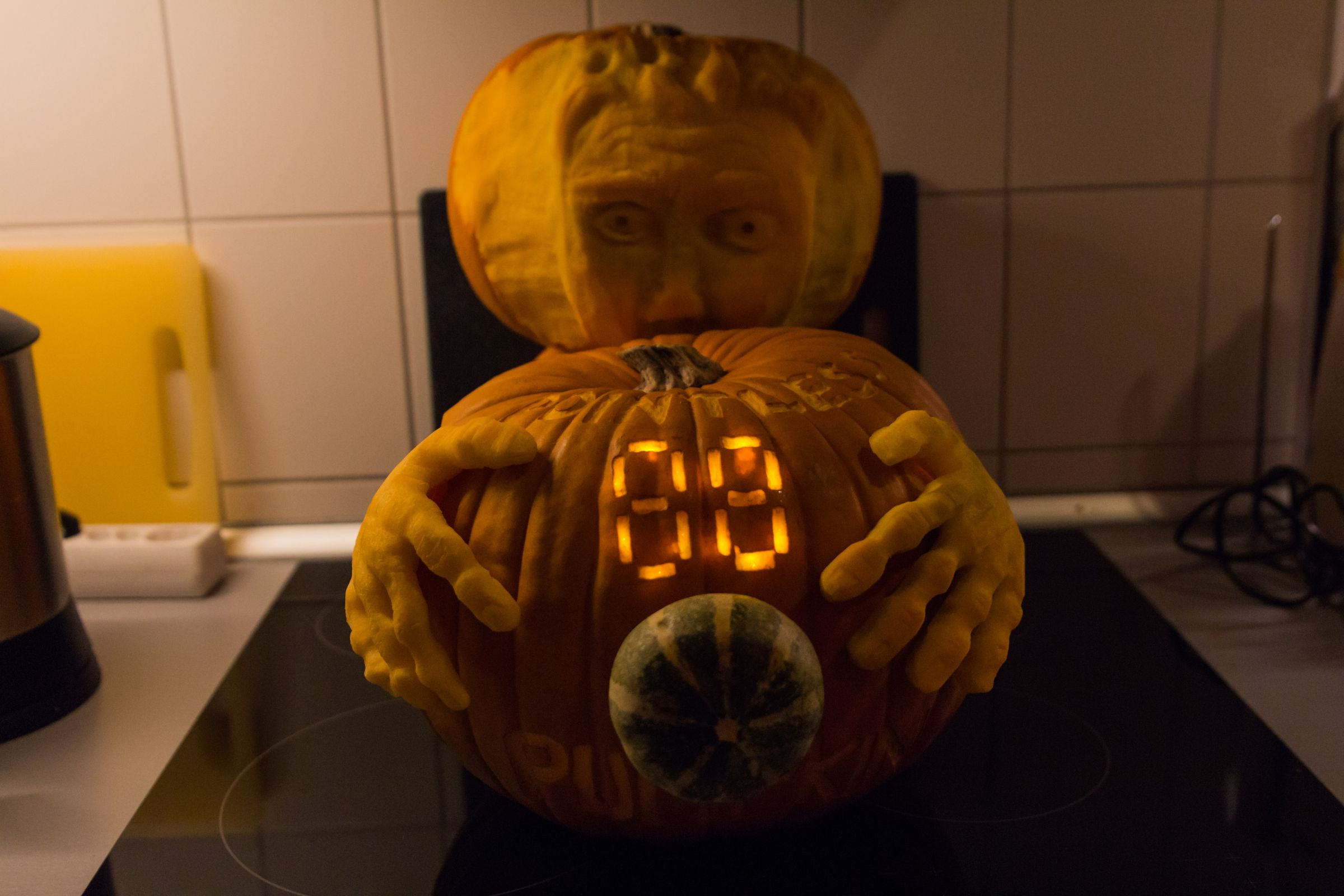 Pointless (Button) Pumpkin - With Arduino Brains