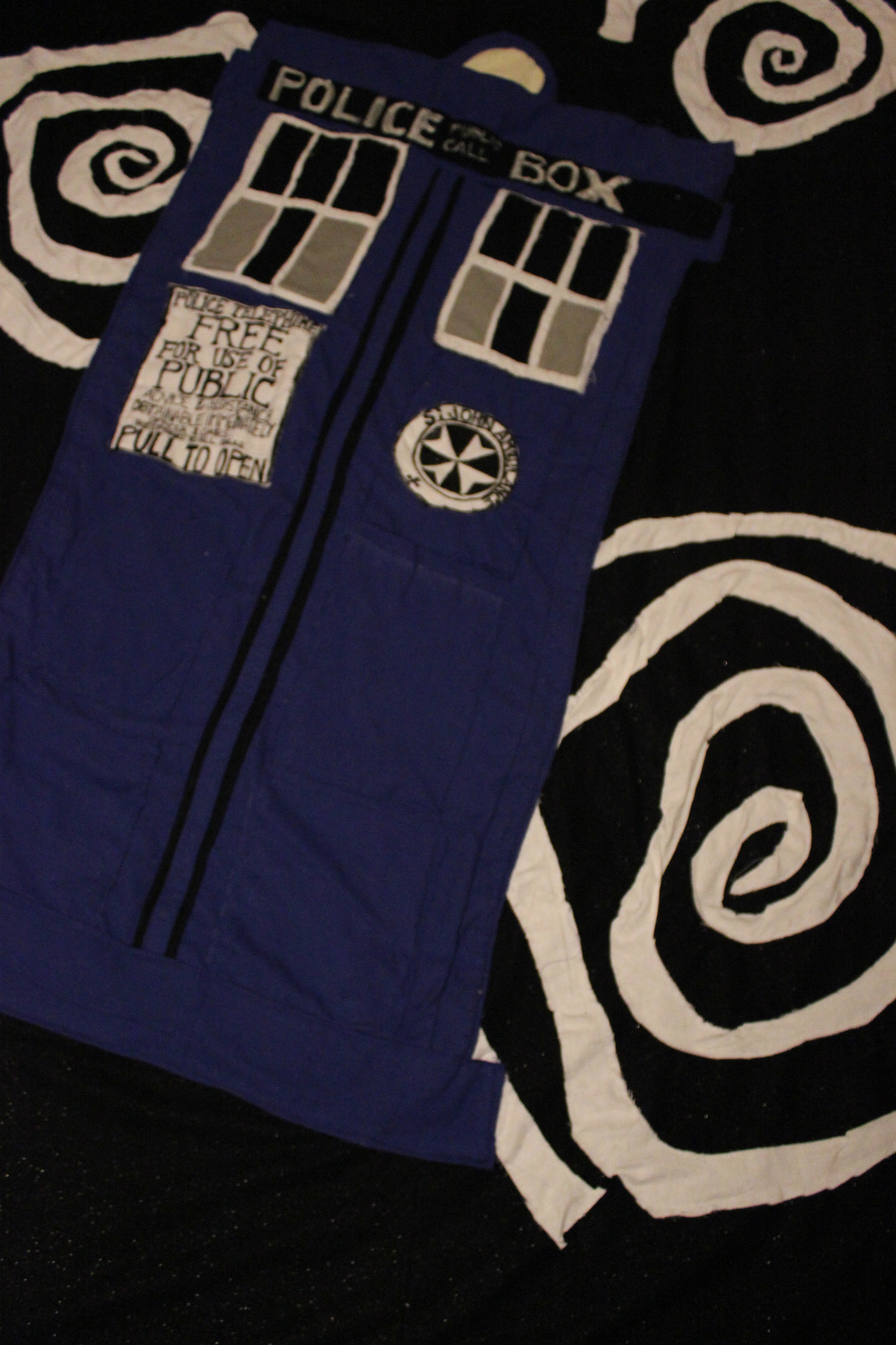 Toasty TARDIS Blanket