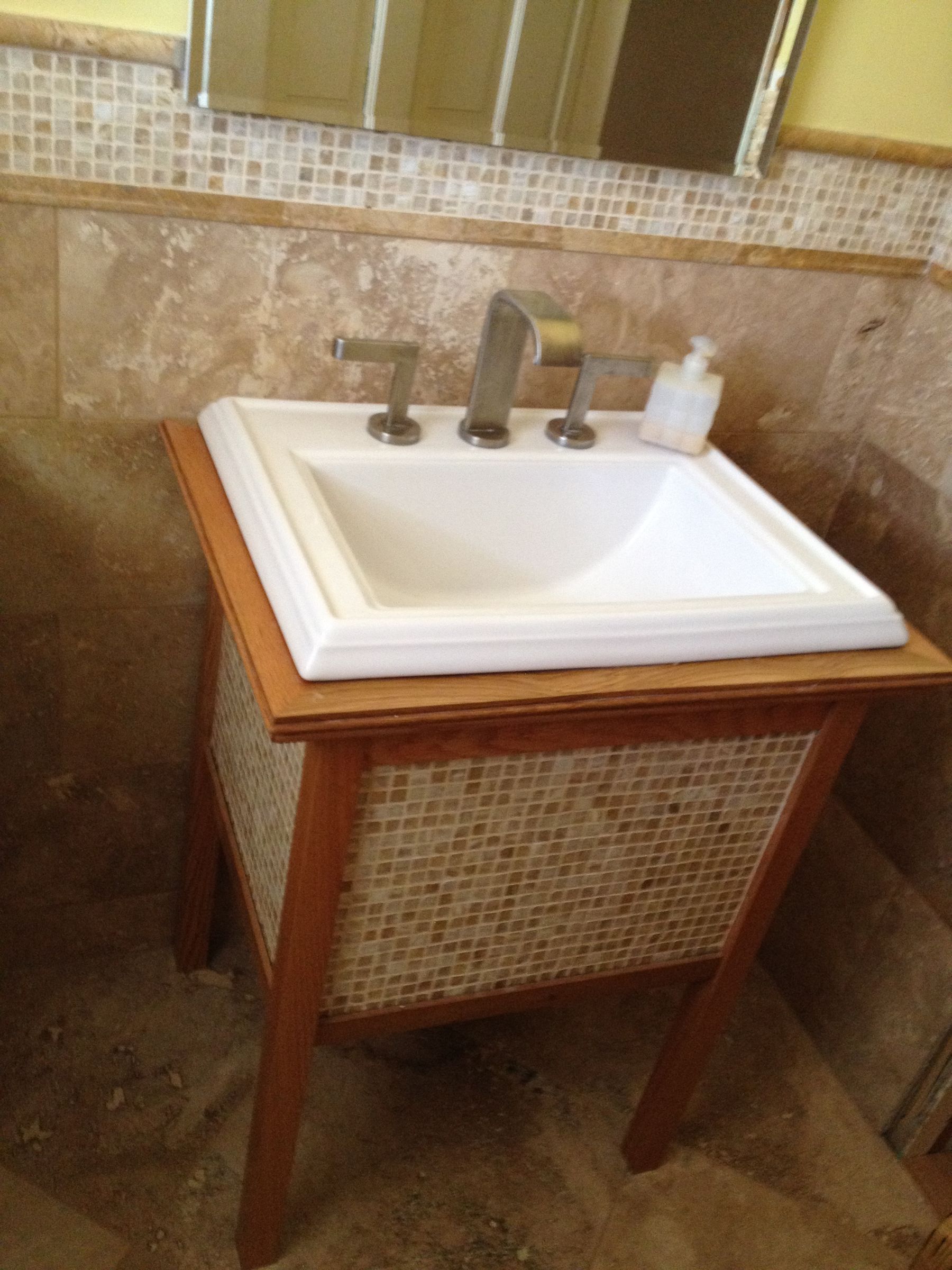 Cheap, yet high-end, Oak vanity to match mosaic tile lestillo
