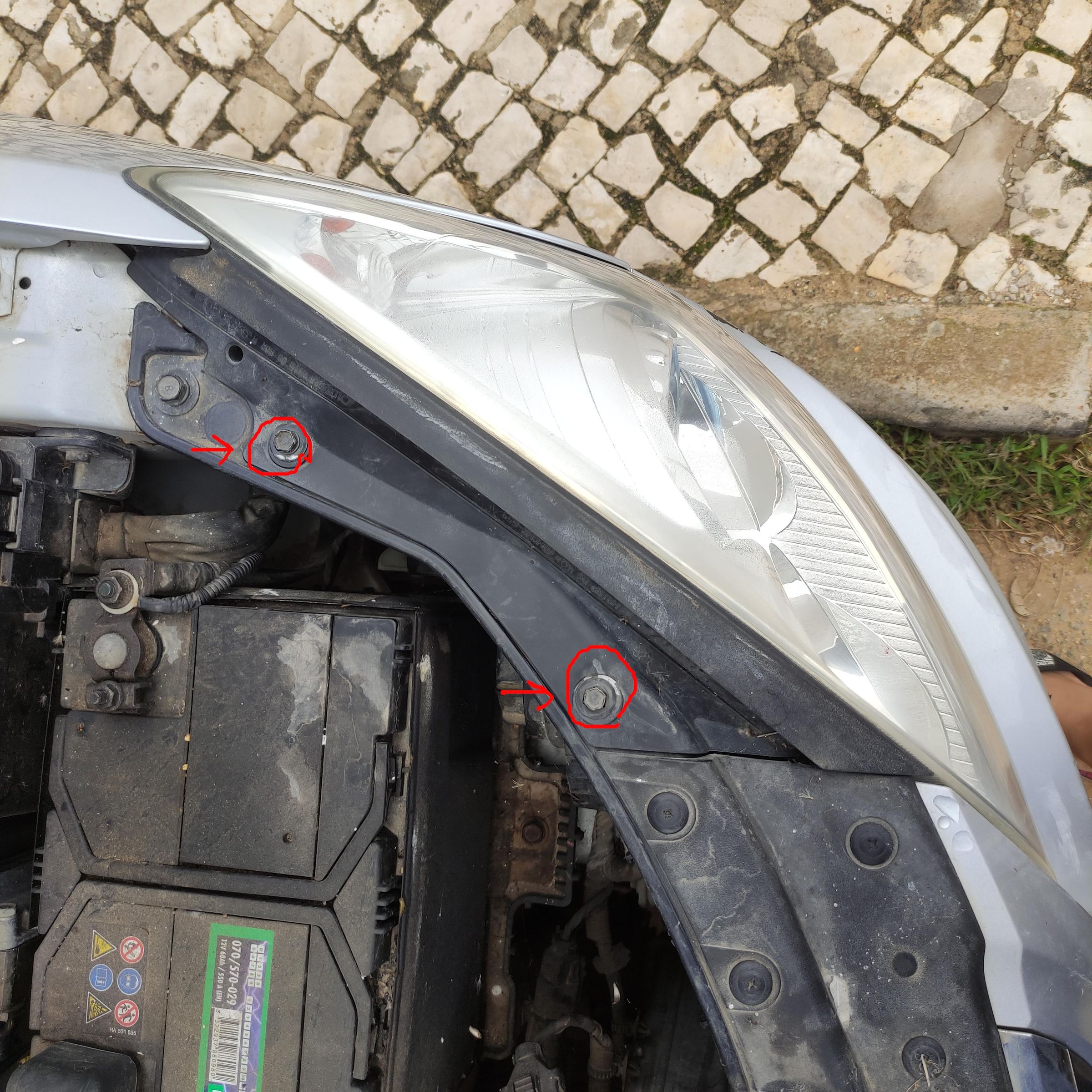 Low Beam Bulb Replace Hyundai I30 20072011 6 Steps Instructables