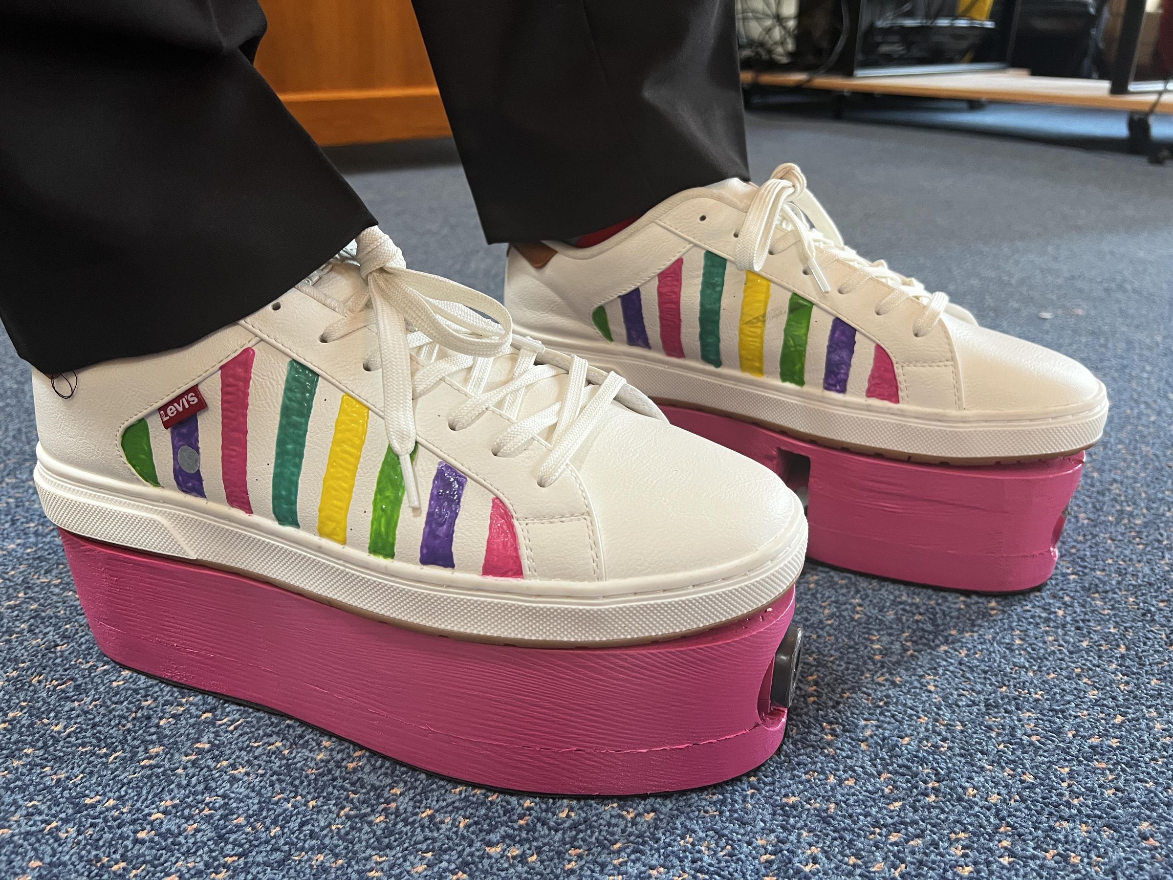 Confetti Firing Shoes : 6 Steps - Instructables